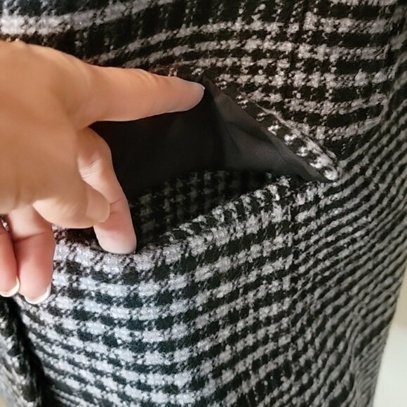 Old Navy, Size M, Soft-Brushed Oversized Blazer, Black, Gray-Blue Plaid, EUC - Picture 2 of 12